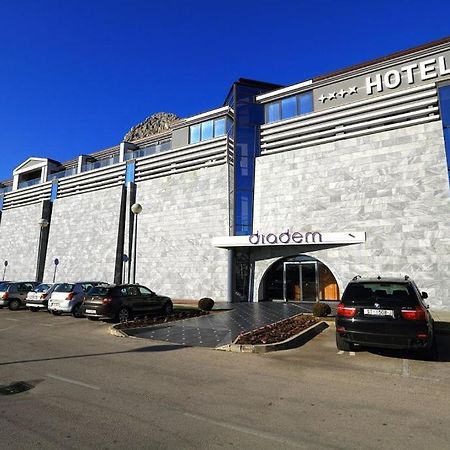 Hotel Diadem Omiš Esterno foto