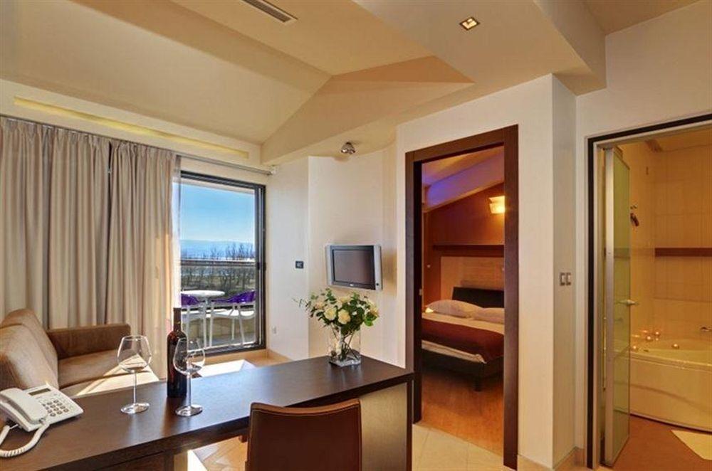 Hotel Diadem Omiš Esterno foto