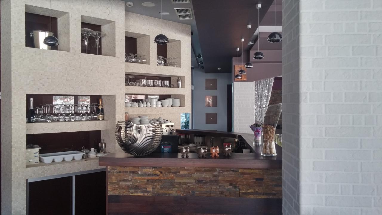 Hotel Diadem Omiš Esterno foto